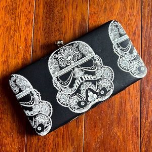 Hot Topic NWT Stormtrooper sugar skull clutch Star Wars